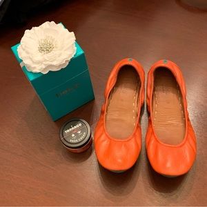Tieks Tangerine Size 8 + Polish +Box and Flower
